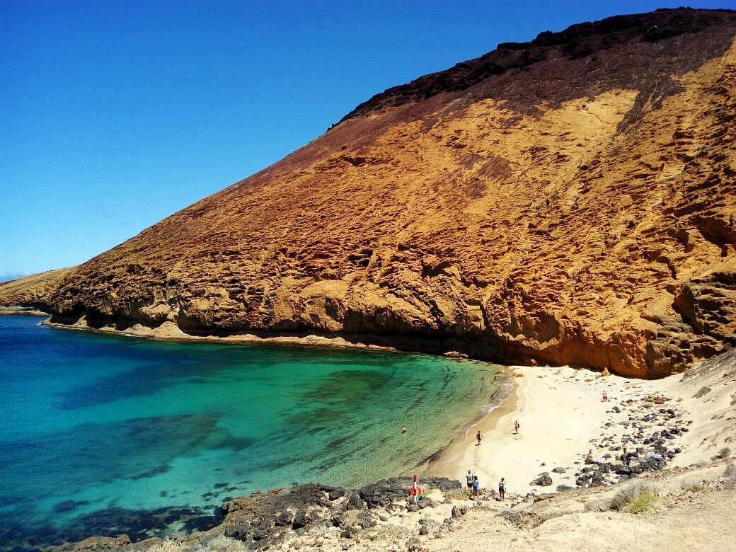 volcano montaña amarilla in la graciosa beach